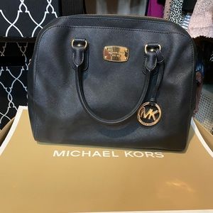 Micheal kors purse